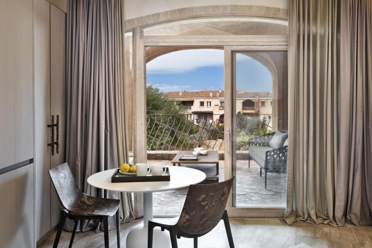 Le Suites Porto Cervo Exteriör bild