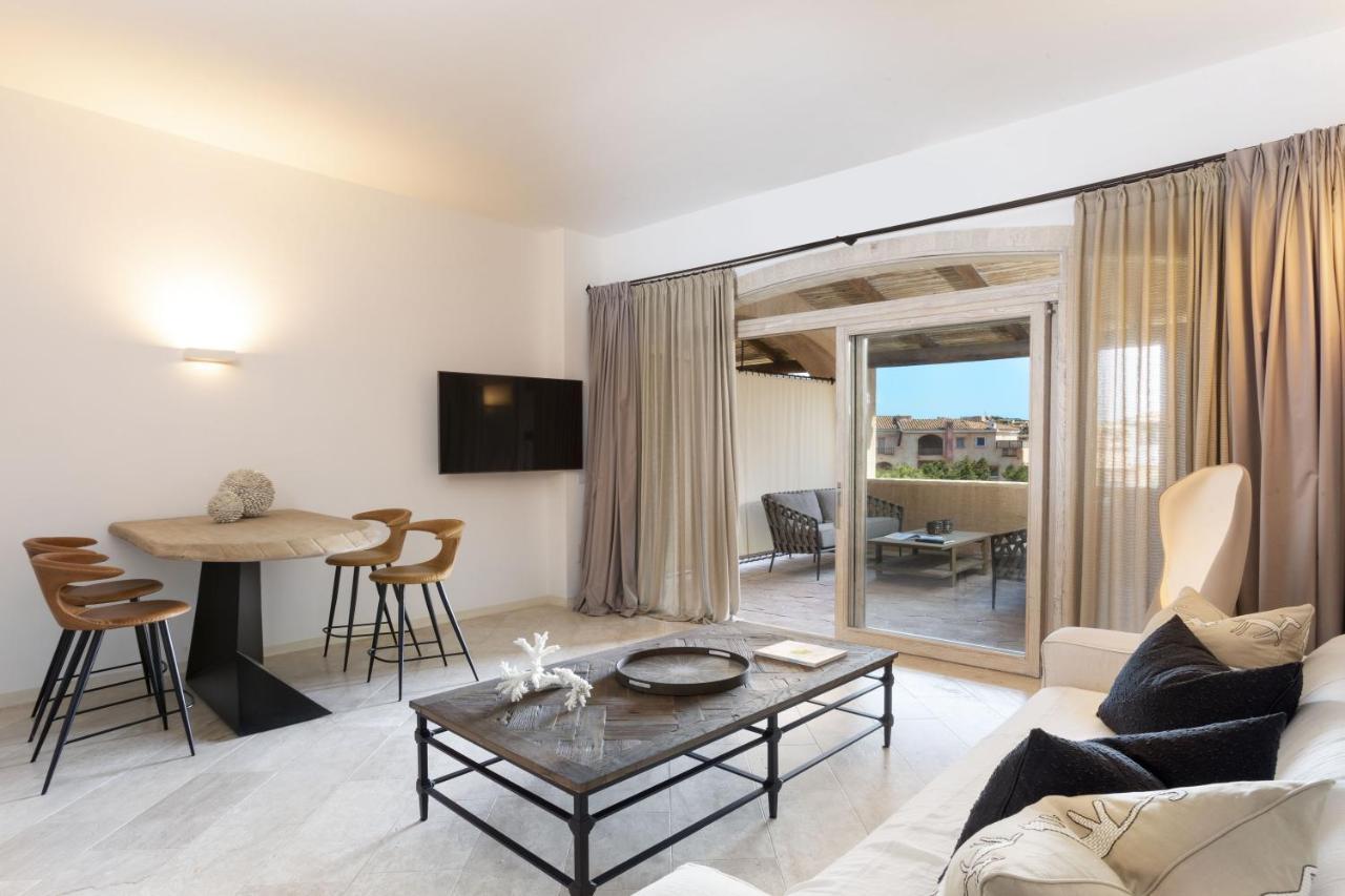 Le Suites Porto Cervo Exteriör bild